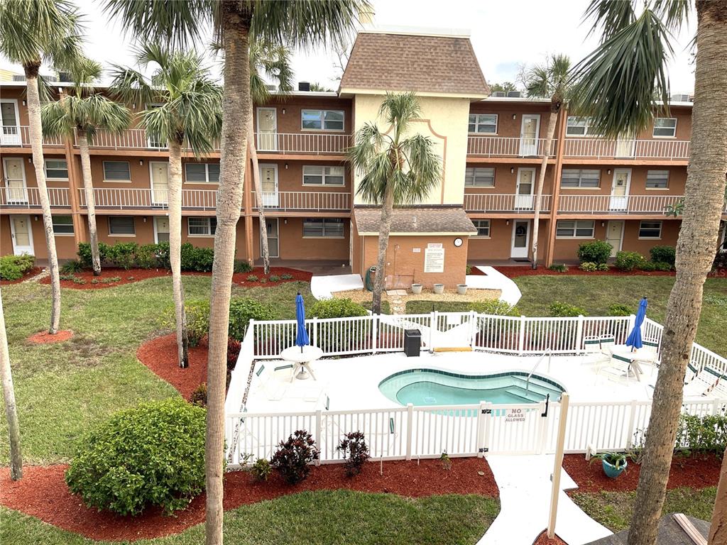 12760 INDIAN ROCKS ROAD UNIT 562