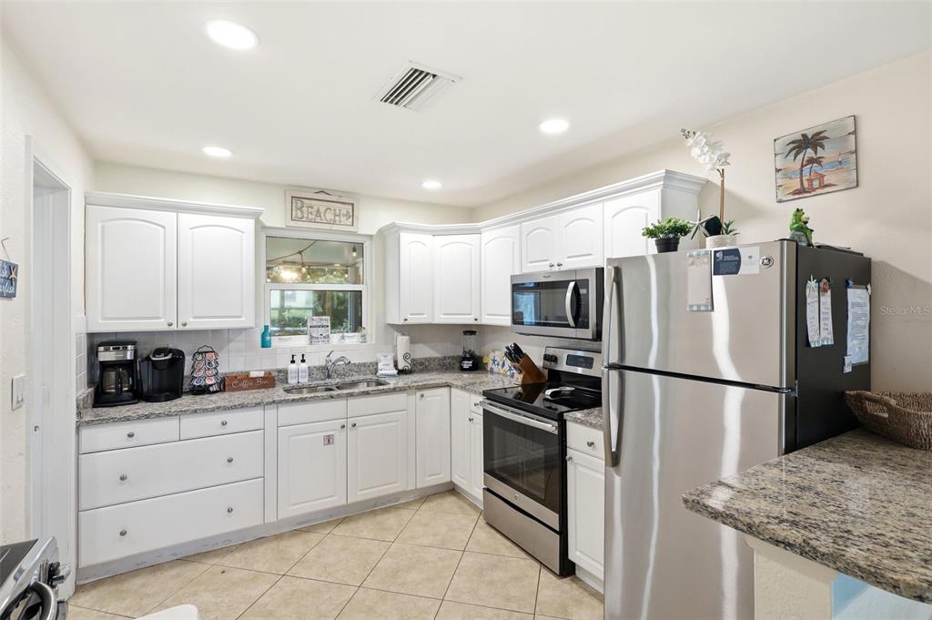 159 LAURIE DRIVE, ORMOND BEACH, FL — photo 4 of 30