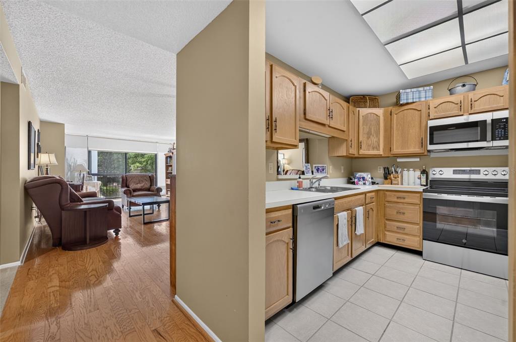 250 CAROLINA AVENUE UNIT 202, WINTER PARK, FL — photo 4 of 30