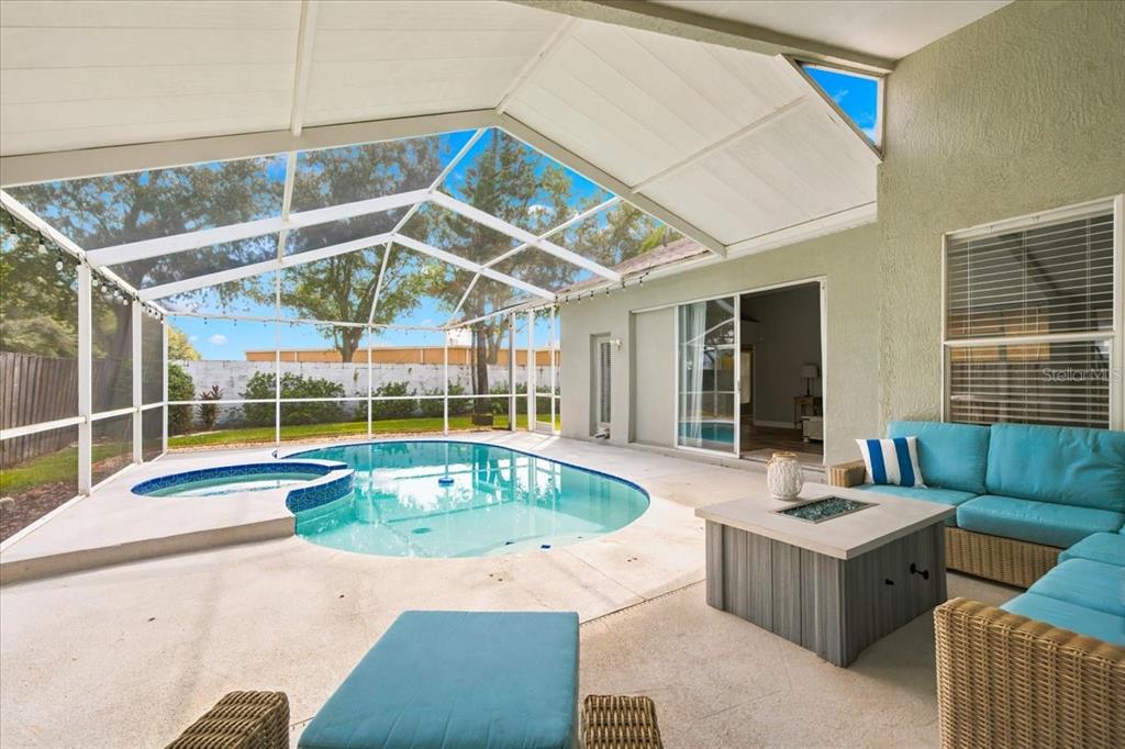 18009 PALM BREEZE DRIVE, TAMPA, FL — photo 3 of 30