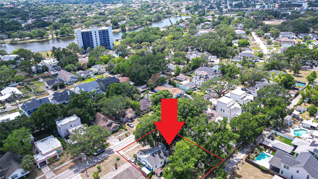 1009 W CORAL STREET