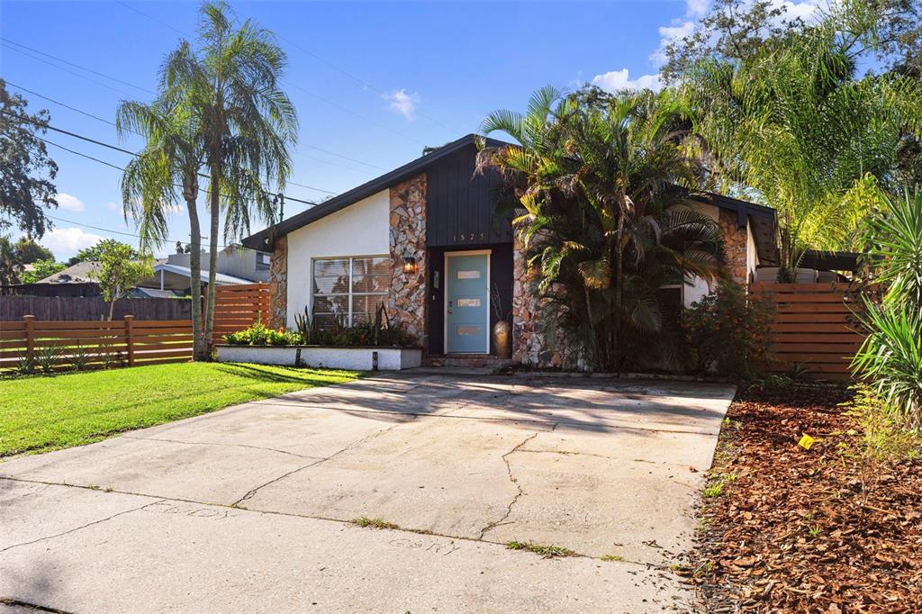 1825 E ESKIMO AVENUE, TAMPA, FL — photo 4 of 30