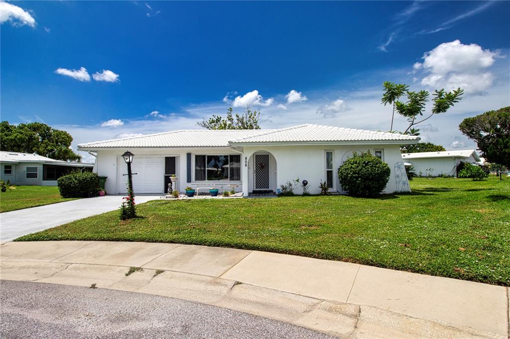 808 MANDARIN CIRCLE