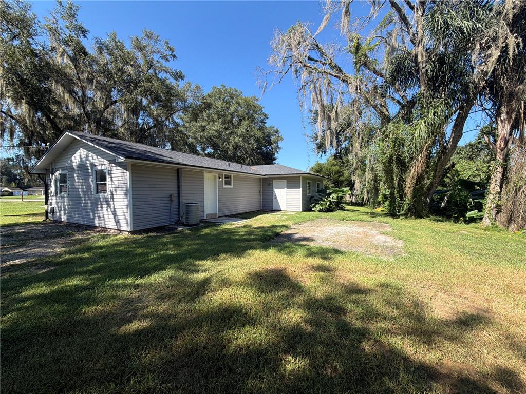 425 W DAUGHTERY ROAD, LAKELAND, FL — photo 5 of 19