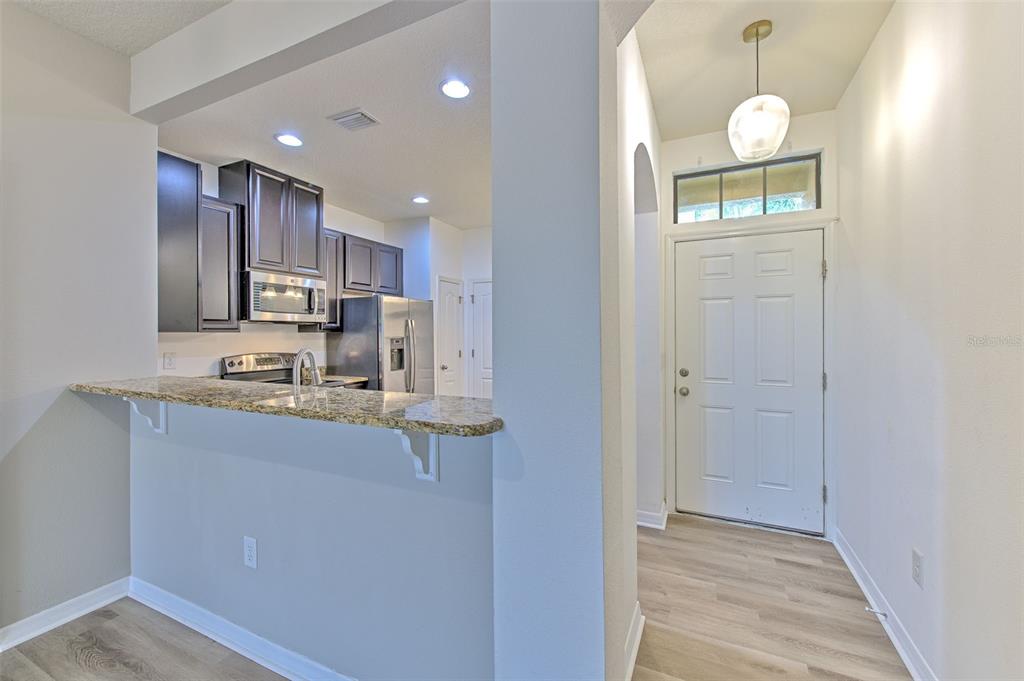5116 BAY ISLE CIRCLE, CLEARWATER, FL — photo 4 of 30