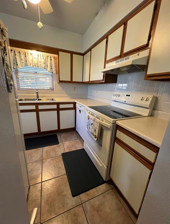 1118 COURTLAND STREET, ORLANDO, FL — photo 2 of 10
