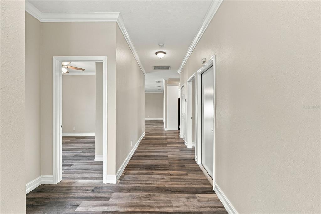 5625 35TH WAY N, ST PETERSBURG, FL — photo 3 of 37
