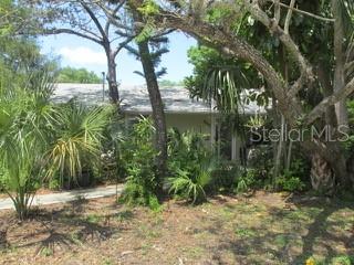 902 37TH STREET W