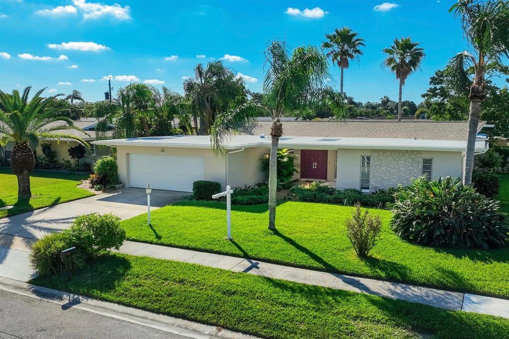 13850 SUNSET DRIVE