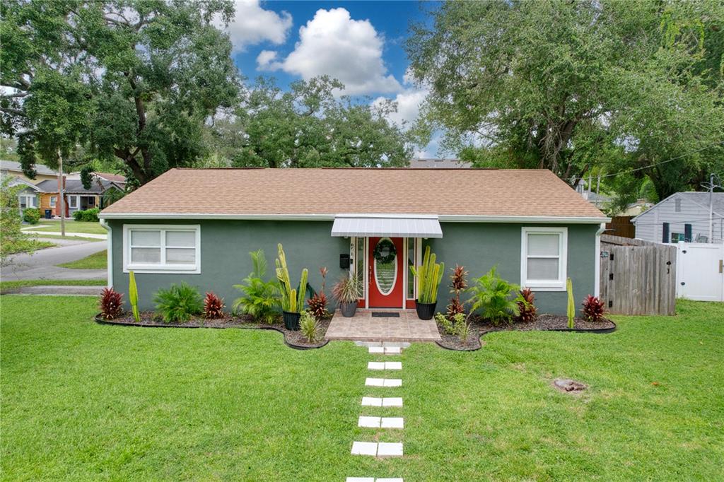 611 W HENRY AVENUE, TAMPA, FL — photo 3 of 30