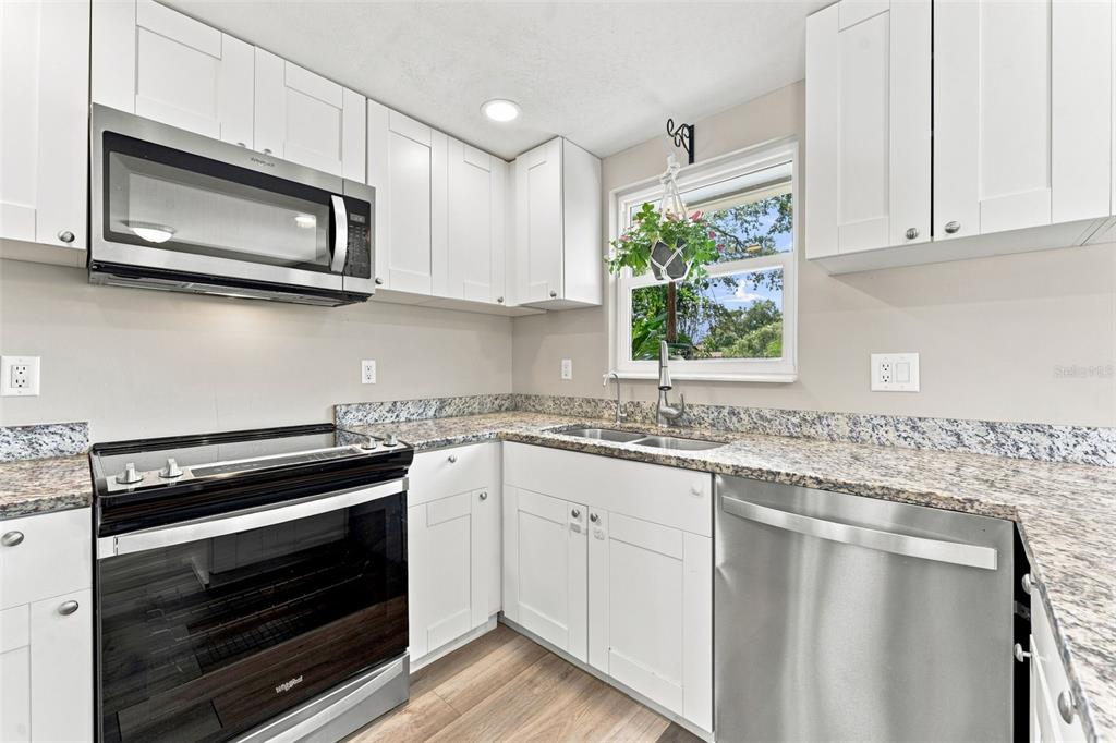 2801 CANDLEWOOD STREET, CLEARWATER, FL — photo 2 of 30