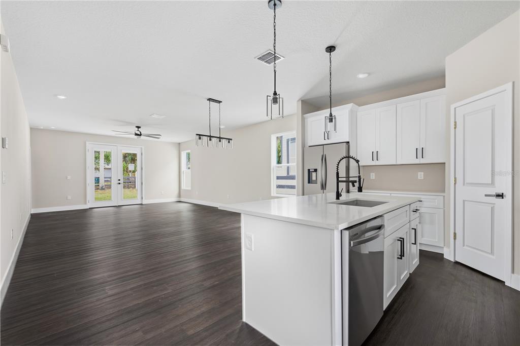 225 E HYDE PARK AVENUE, EUSTIS, FL — photo 4 of 30