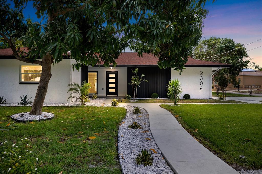 2306 S SAN JOSE CIRCLE, TAMPA, FL — photo 2 of 51