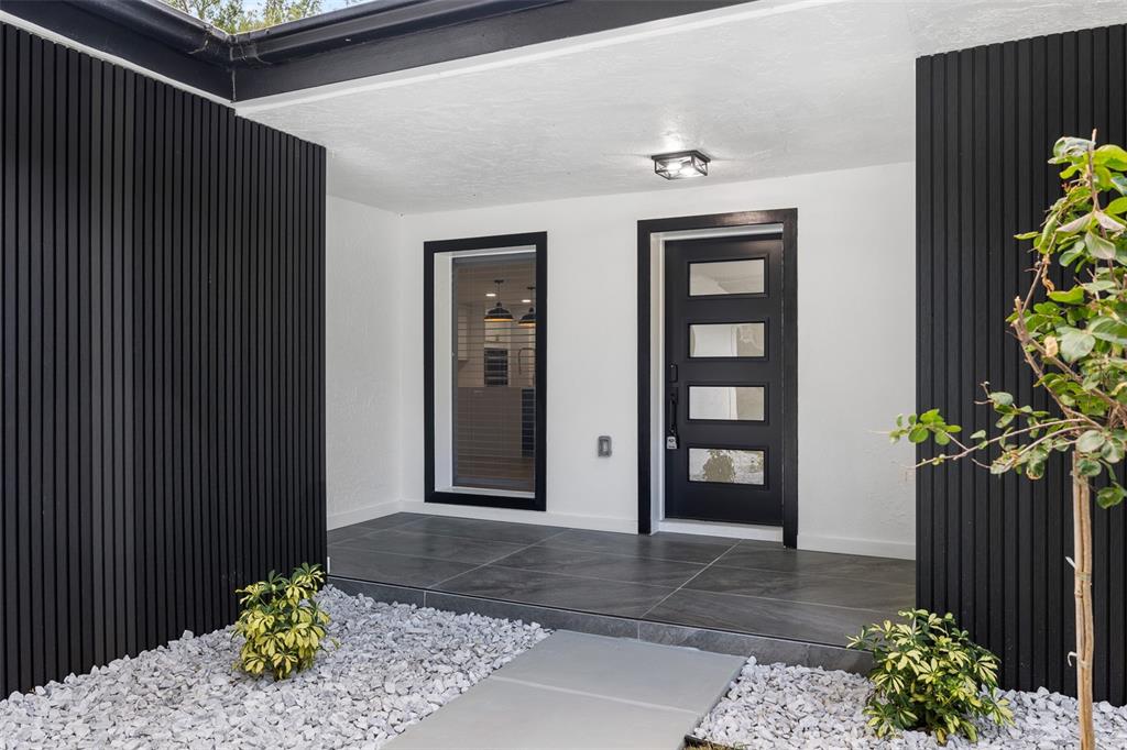 2306 S SAN JOSE CIRCLE, TAMPA, FL — photo 4 of 51
