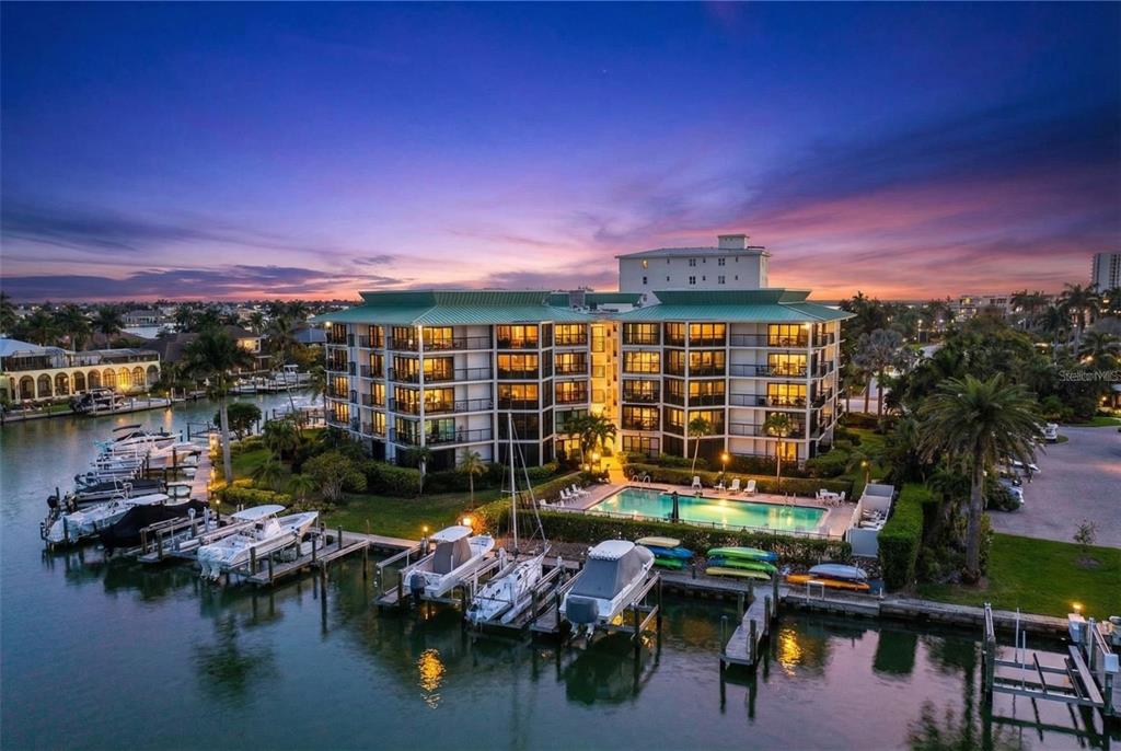 845 COLLIER COURT UNIT 306