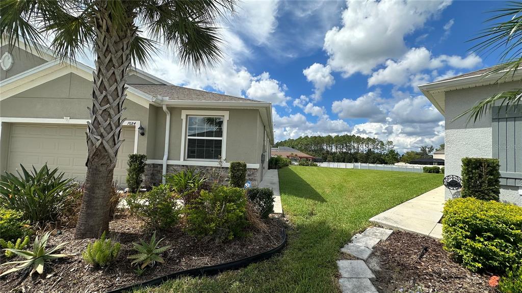 7684 STONEBROOK CIRCLE, WESLEY CHAPEL, FL — photo 2 of 26