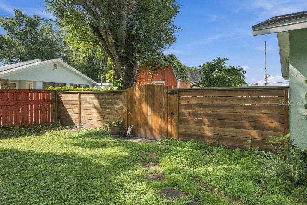 3909 W POWHATAN AVENUE, TAMPA, FL — photo 5 of 30