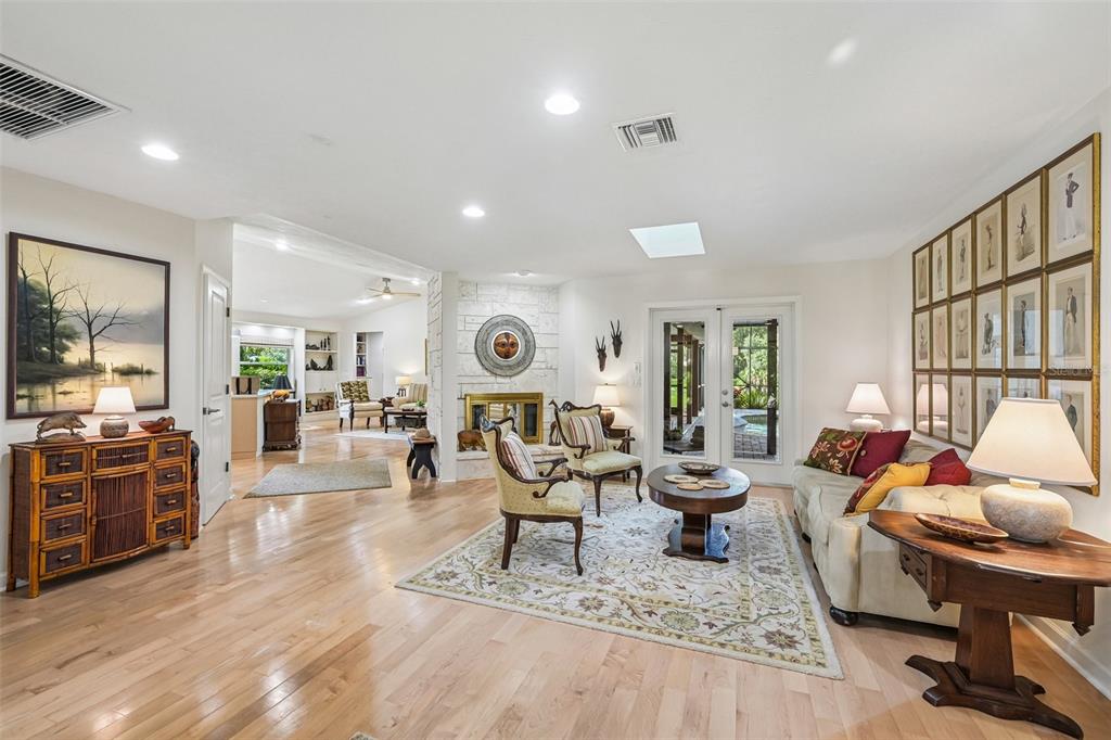 4502 FRIAR TUCK LANE, SARASOTA, FL — photo 5 of 30