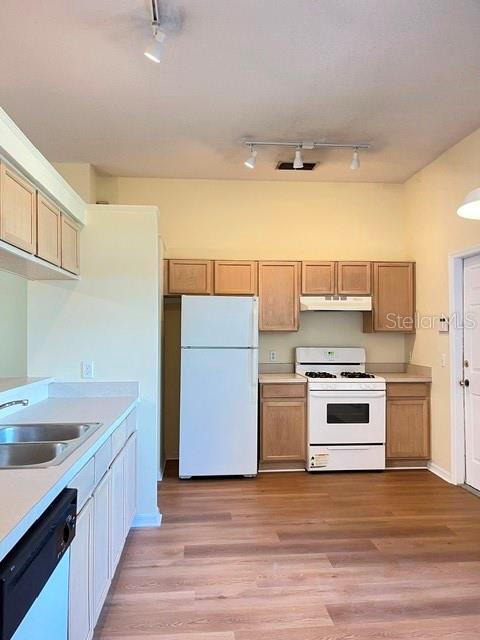 430 BERWICK CIRCLE, DELAND, FL — photo 3 of 17