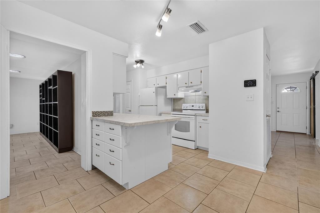 2614 MARSHALL AVENUE, SANFORD, FL — photo 2 of 13