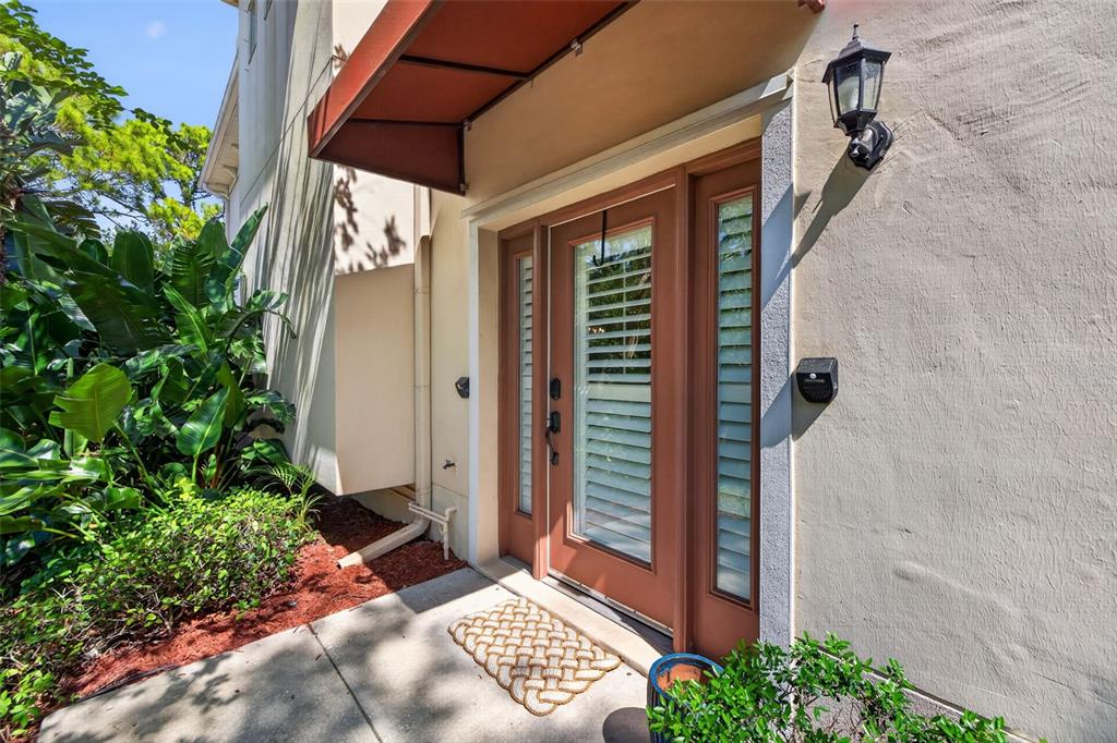 252 VALENCIA CIRCLE, ST PETERSBURG, FL — photo 5 of 30