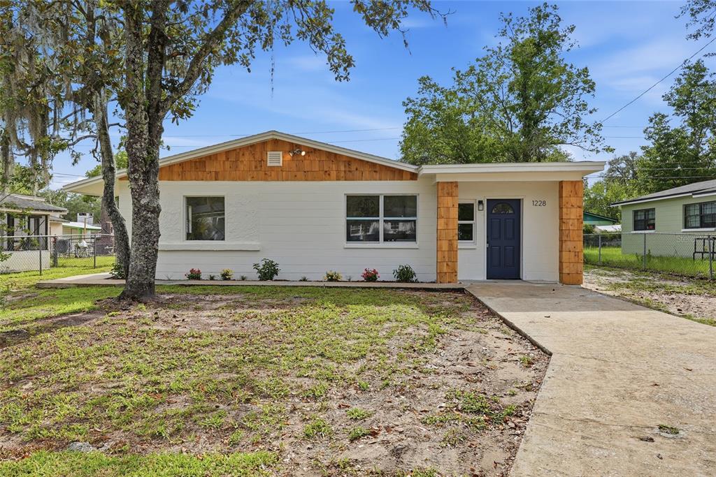 1228 SE 19TH STREET, GAINESVILLE, FL — photo 2 of 28