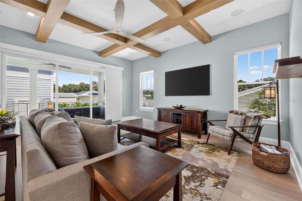 239 39TH AVENUE NE, ST PETERSBURG, FL — photo 3 of 60