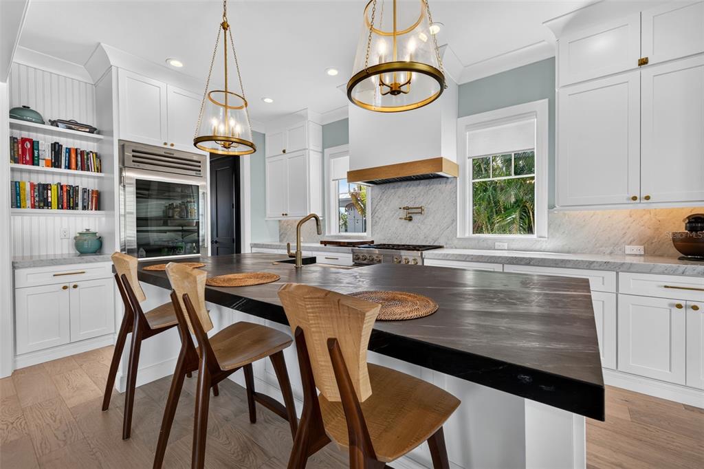 239 39TH AVENUE NE, ST PETERSBURG, FL — photo 5 of 60