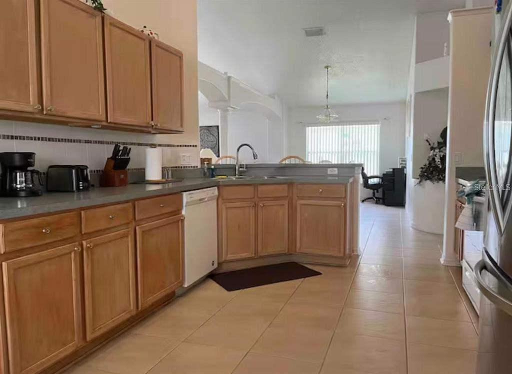 622 EAGLE POINTE S, KISSIMMEE, FL — photo 5 of 22
