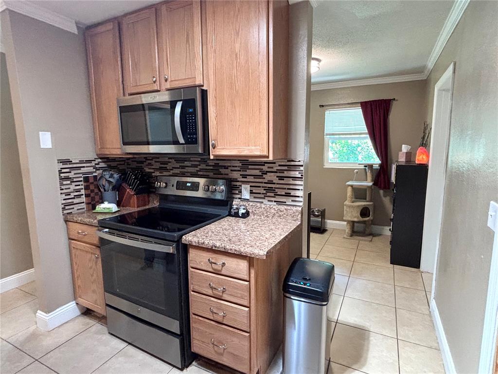 515 W GARRISON AVENUE, DELAND, FL — photo 5 of 24