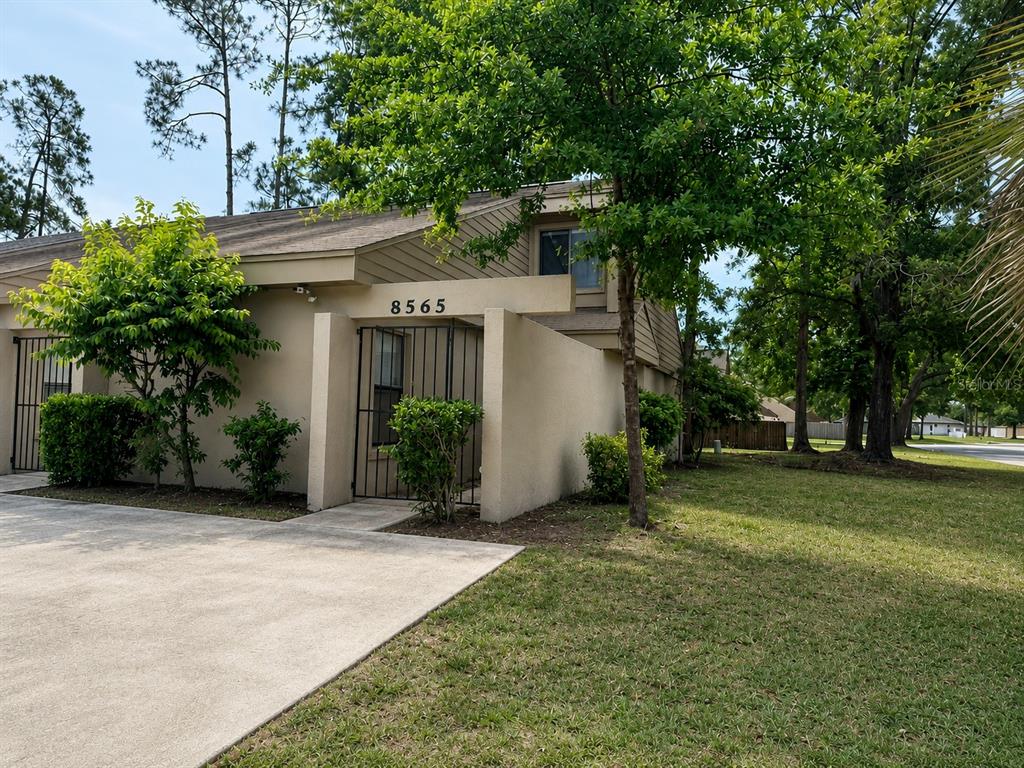 8565 WINDYPINE LANE