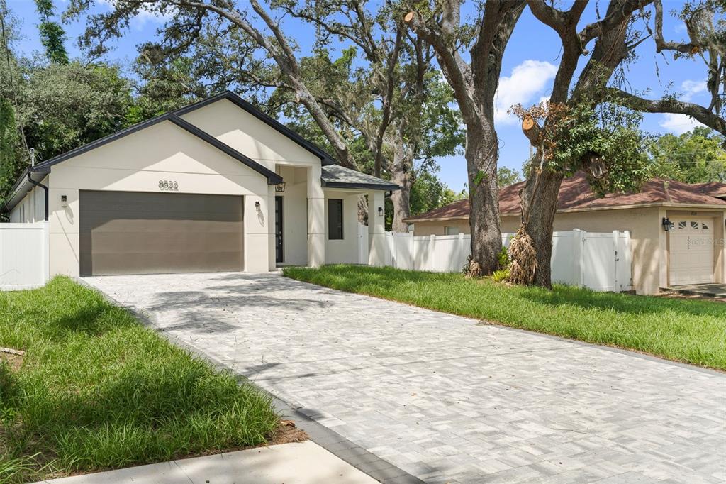 8522 N ASHLEY STREET, TAMPA, FL — photo 2 of 30
