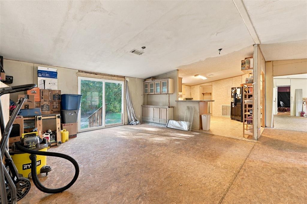 254 SE 7TH AVENUE, INTERLACHEN, FL — photo 5 of 25