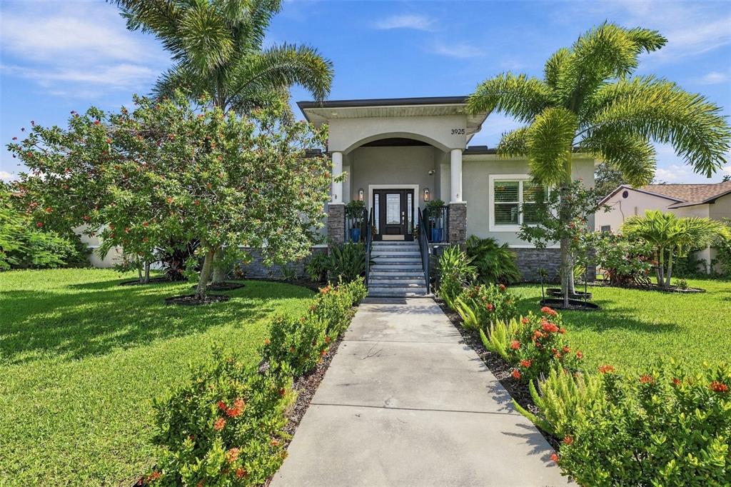 3925 1ST STREET NE, ST PETERSBURG, FL — photo 2 of 58
