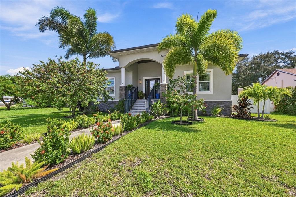 3925 1ST STREET NE, ST PETERSBURG, FL — photo 3 of 58