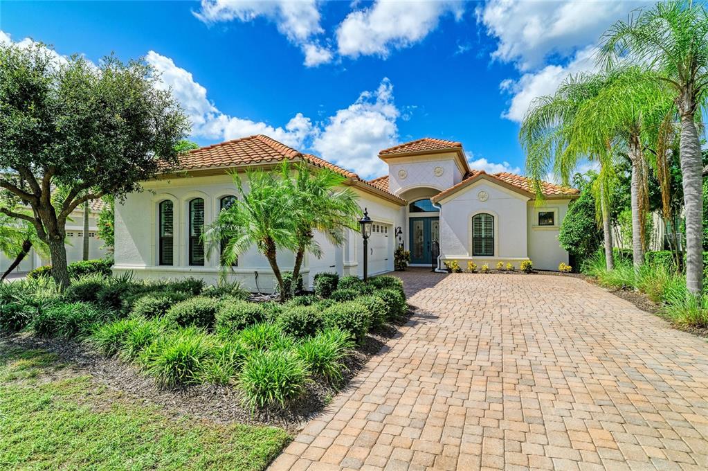 14716 CASTLE PARK TERRACE, LAKEWOOD RANCH, FL — photo 2 of 30