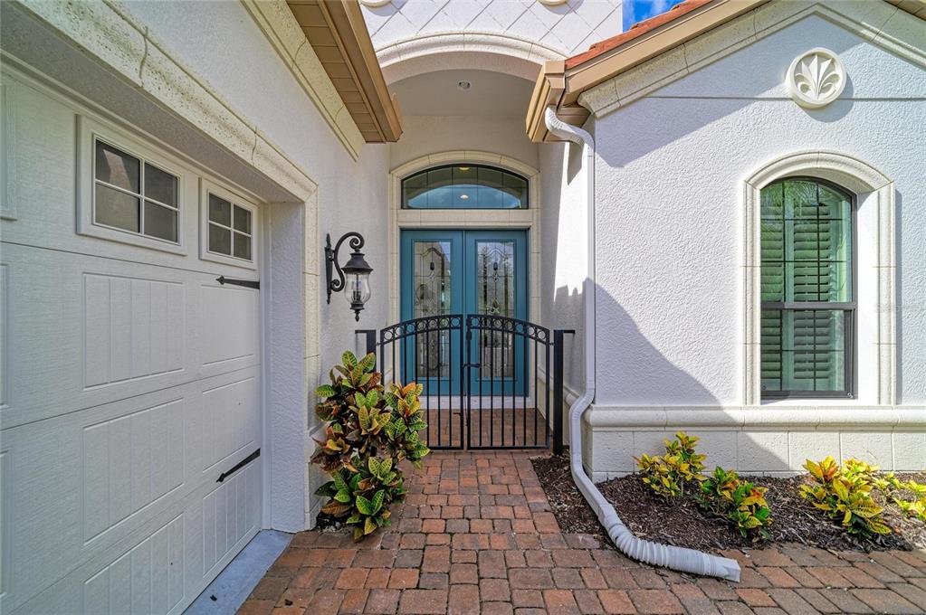 14716 CASTLE PARK TERRACE, LAKEWOOD RANCH, FL — photo 3 of 30