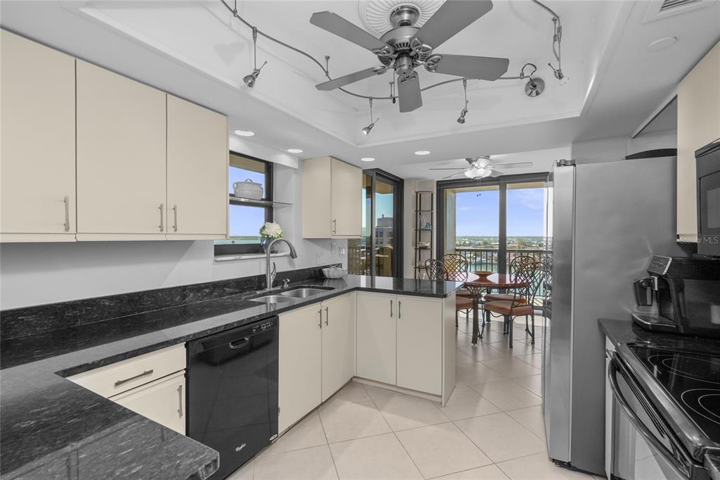 1660 GULF BOULEVARD UNIT 807, CLEARWATER, FL — photo 3 of 30