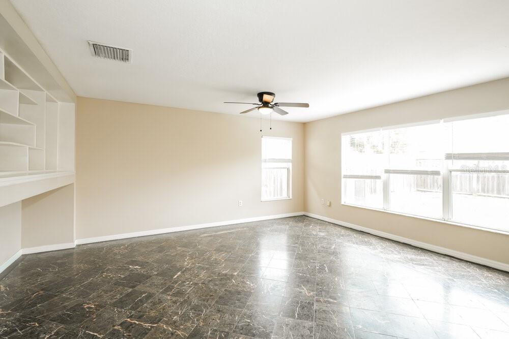12116 TREE HAVEN AVENUE, GIBSONTON, FL — photo 5 of 17