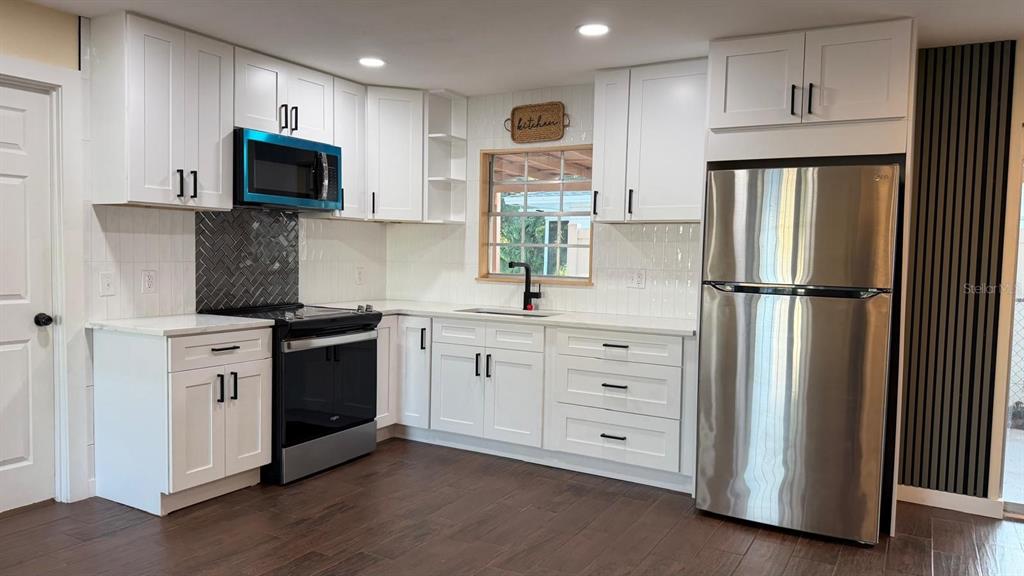 5102 21ST STREET W, BRADENTON, FL — photo 4 of 24