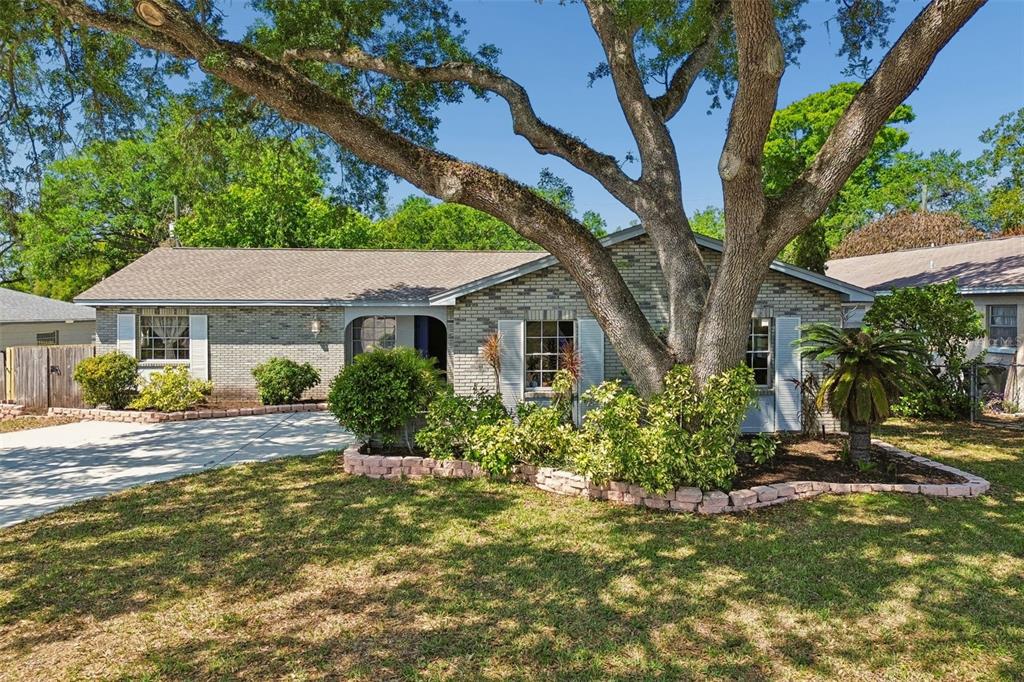 2210 LADYWOOD COURT