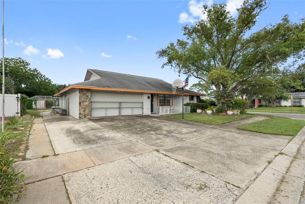 6751 ALBEMARLE PARKWAY, NEW PORT RICHEY, FL — photo 2 of 30