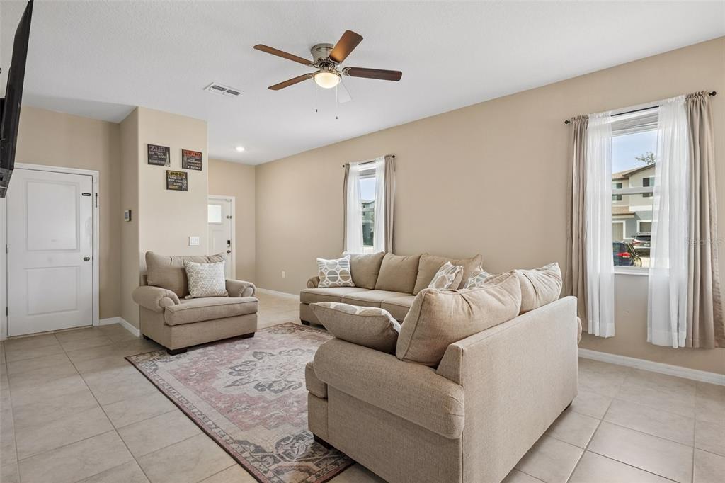 5111 FORUM BOULEVARD, HOLIDAY, FL — photo 5 of 32