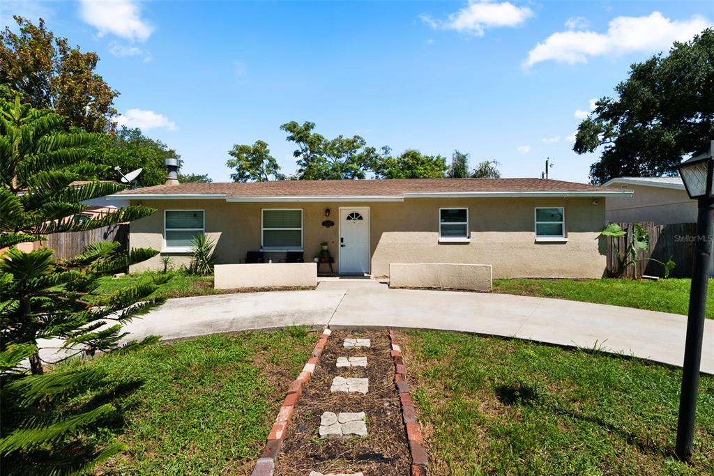 11199 TEMPLE AVENUE, SEMINOLE, FL — photo 2 of 30