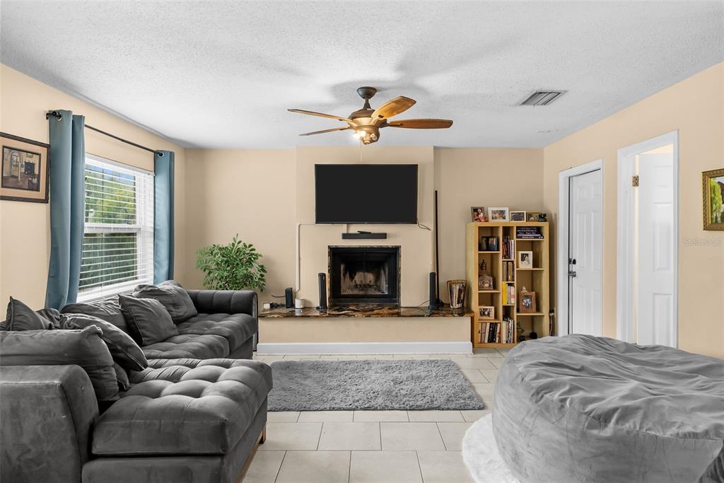11199 TEMPLE AVENUE, SEMINOLE, FL — photo 5 of 30