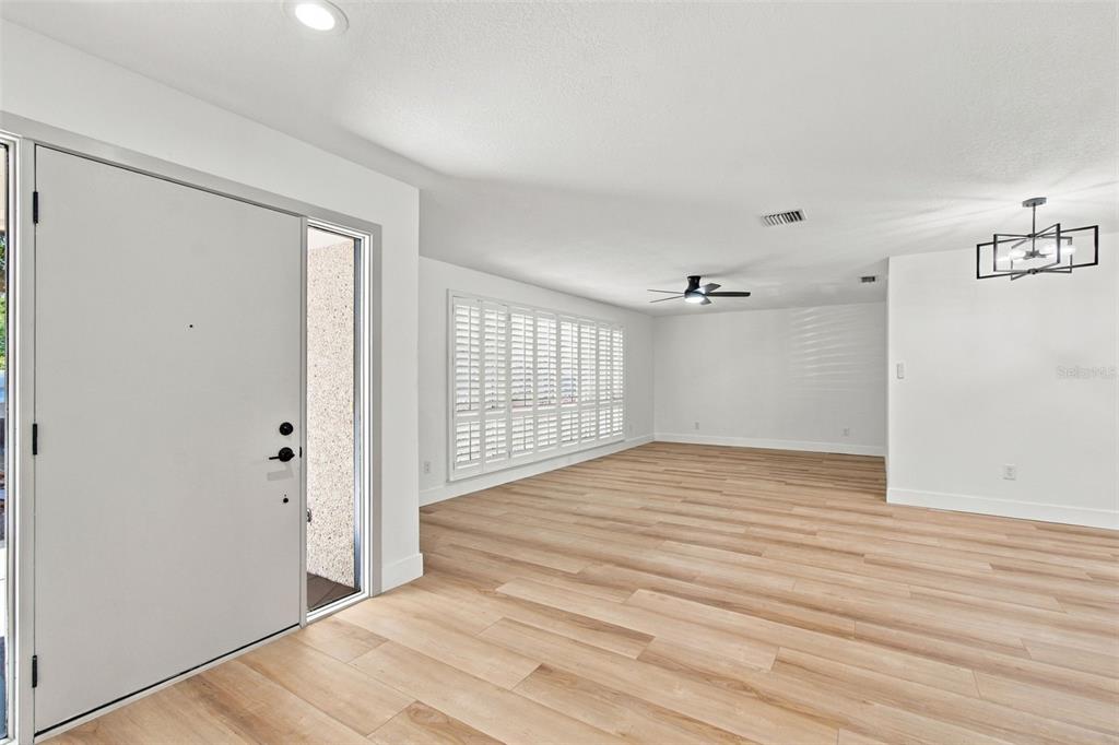 2942 CLUBHOUSE DRIVE W, CLEARWATER, FL — photo 4 of 63