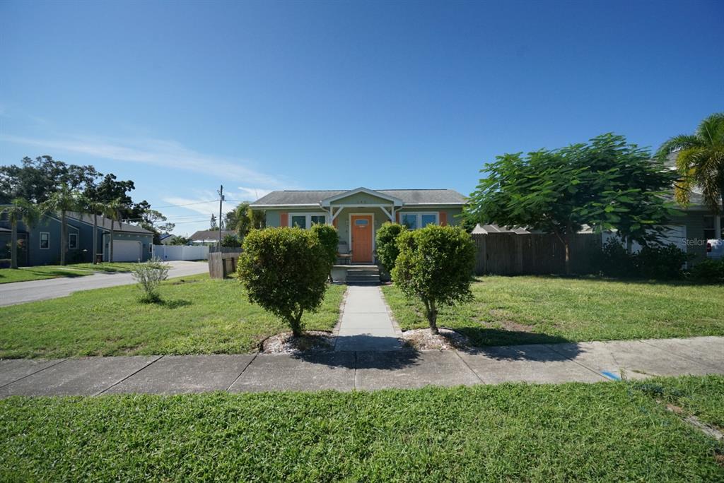 145 NE LINCOLN CIRCLE N, ST PETERSBURG, FL — photo 2 of 51