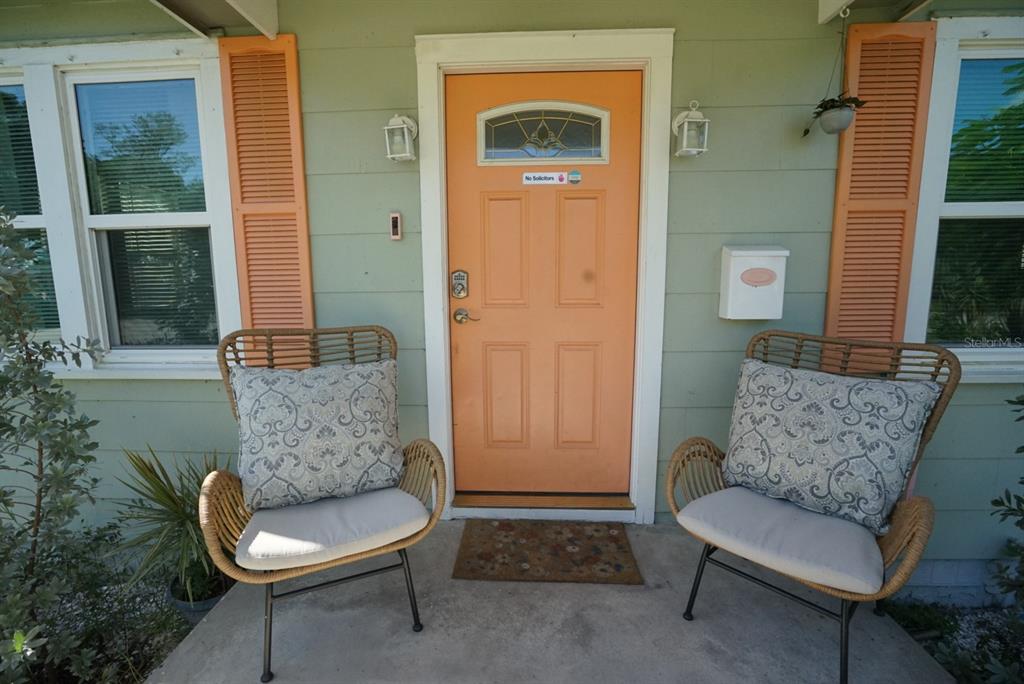 145 NE LINCOLN CIRCLE N, ST PETERSBURG, FL — photo 4 of 51
