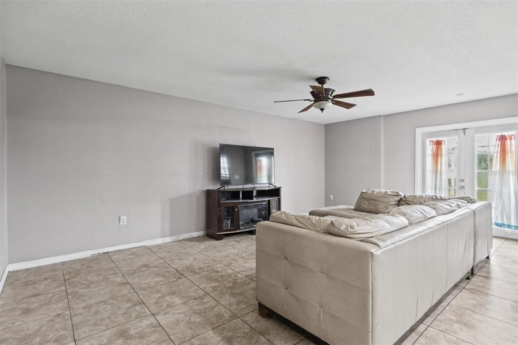 3636 DOVETAIL LANE N, LAKELAND, FL — photo 2 of 23