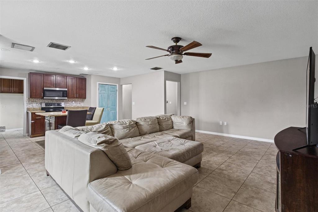 3636 DOVETAIL LANE N, LAKELAND, FL — photo 4 of 23